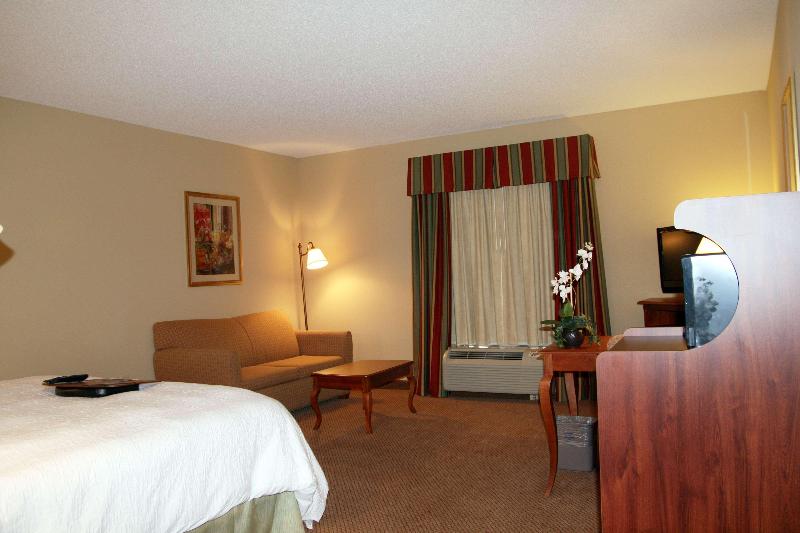 Hampton Inn Greenville image