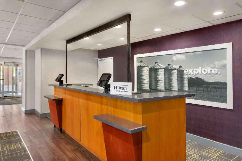 Hampton Inn St. Louis Columbia image