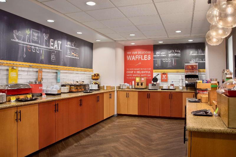 Hampton Inn St. Louis Columbia image