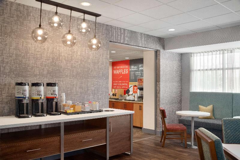Hampton Inn St. Louis Columbia image