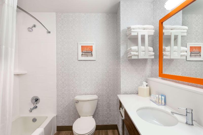 Hampton Inn St. Louis Columbia image