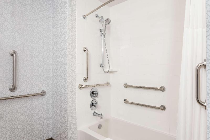 Hampton Inn St. Louis Columbia image