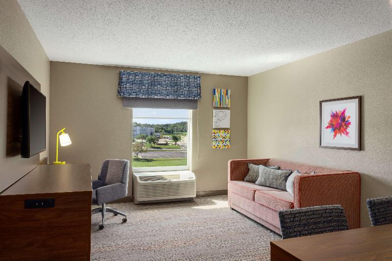 Hampton Inn St. Louis Columbia image