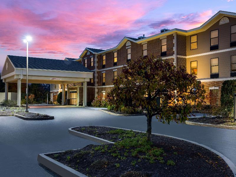 Hampton Inn & Suites Petoskey image