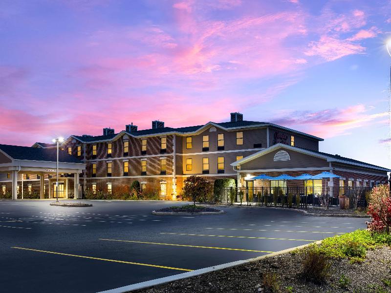 Hampton Inn & Suites Petoskey image