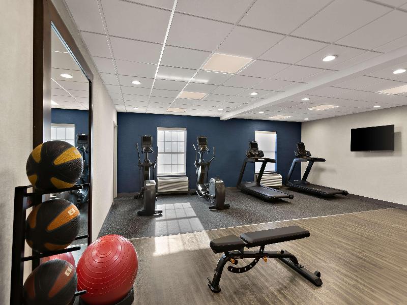 Hampton Inn & Suites Petoskey image