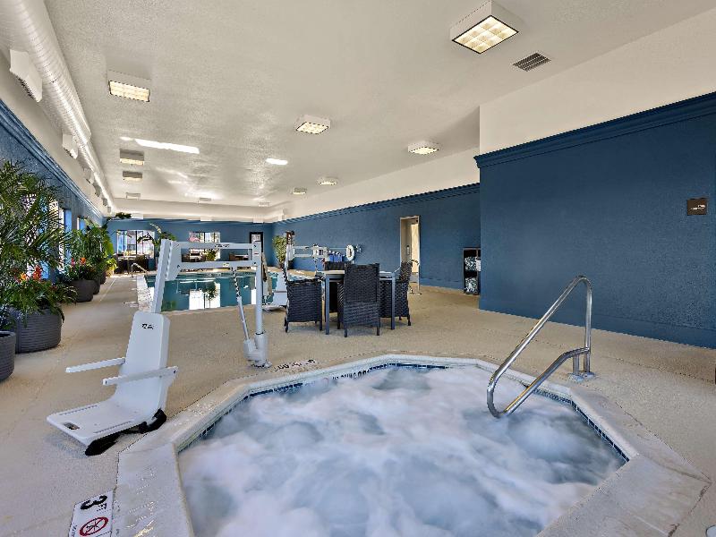 Hampton Inn & Suites Petoskey image