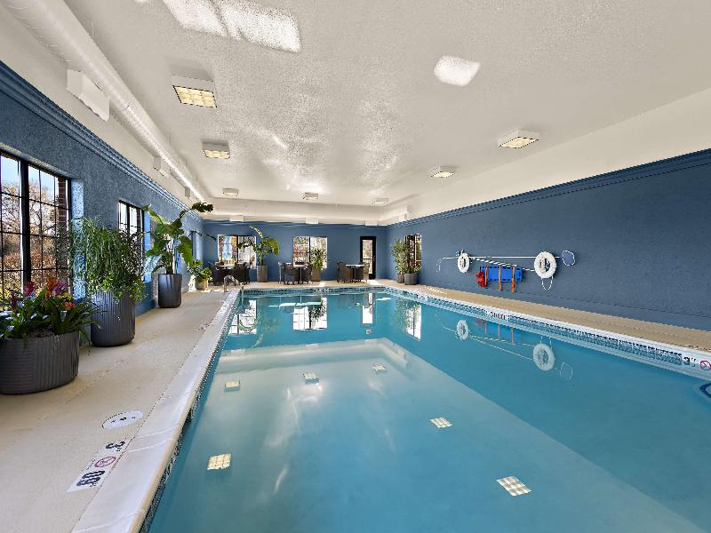 Hampton Inn & Suites Petoskey image
