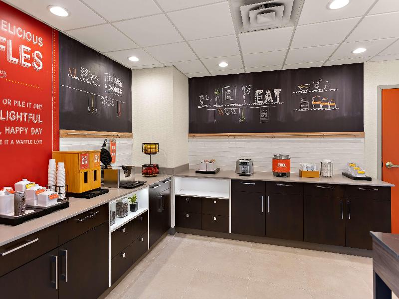 Hampton Inn & Suites Petoskey image