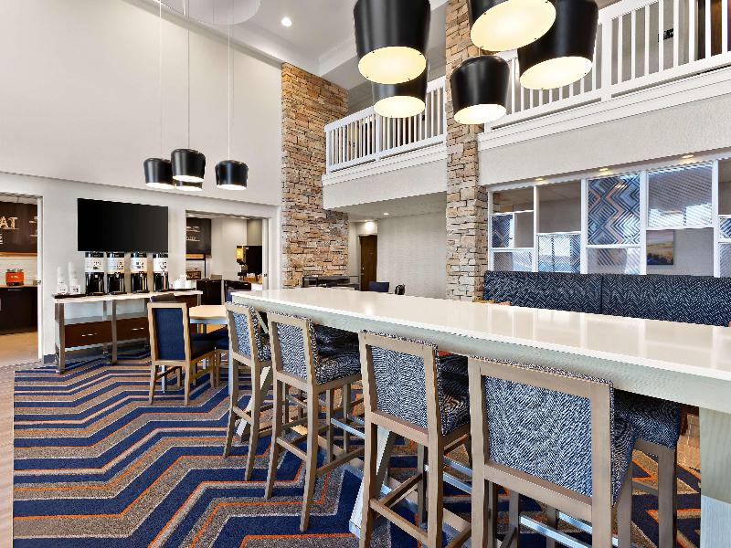 Hampton Inn & Suites Petoskey image