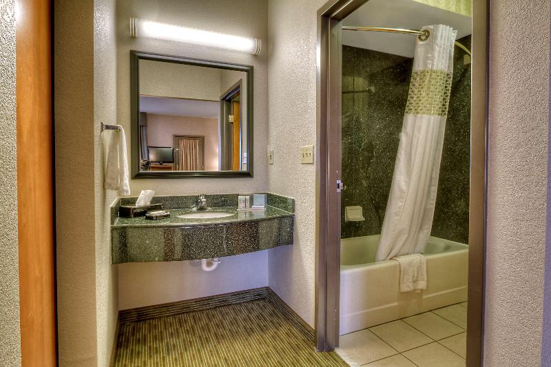 Hampton Inn & Suites Petoskey image