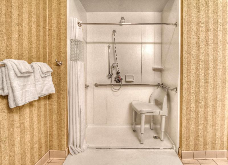 Hampton Inn & Suites Petoskey image