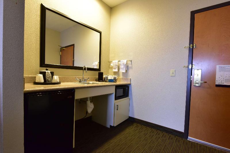 Hampton Inn & Suites Petoskey image