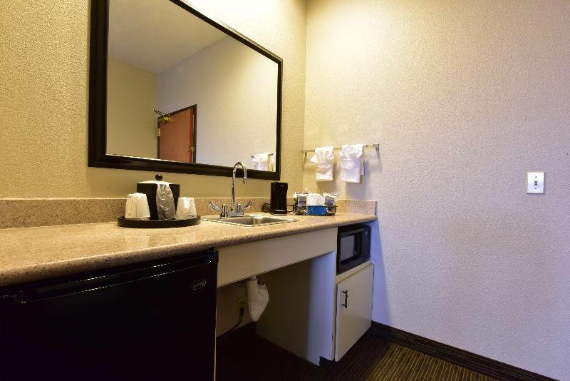 Hampton Inn & Suites Petoskey image