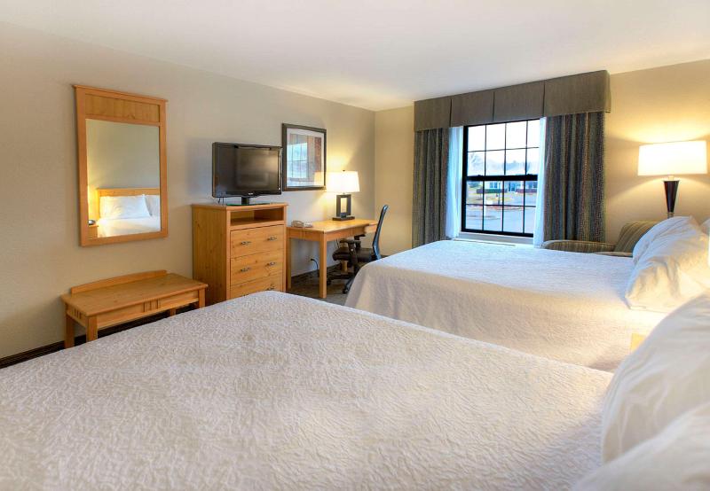 Hampton Inn & Suites Petoskey image