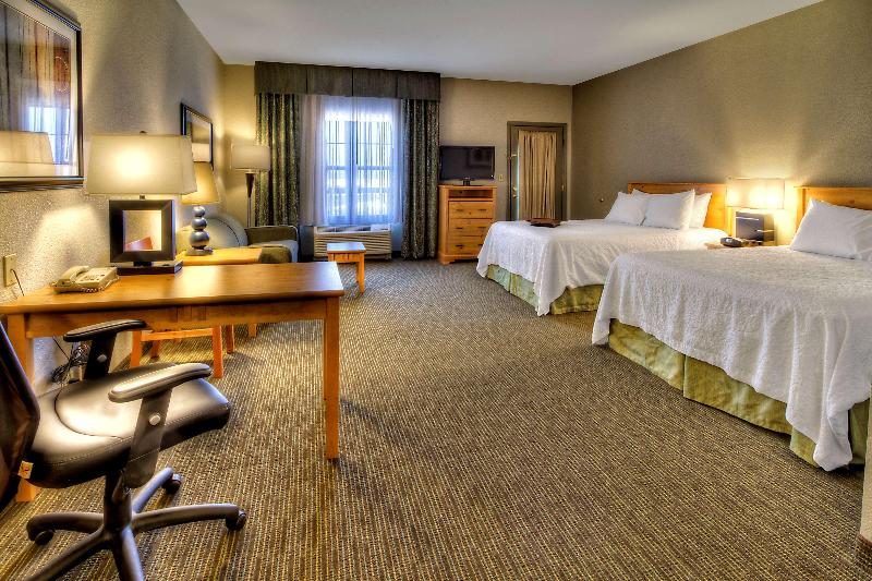 Hampton Inn & Suites Petoskey image