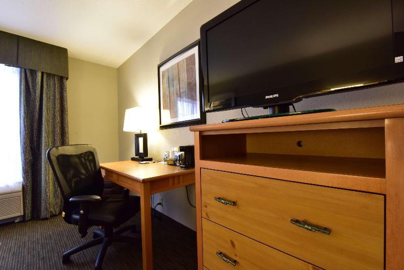 Hampton Inn & Suites Petoskey image