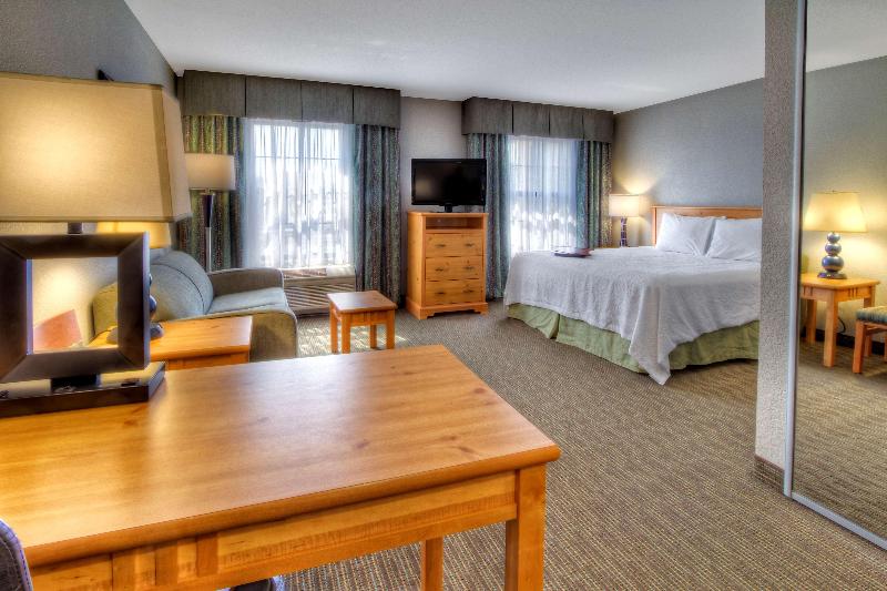 Hampton Inn & Suites Petoskey image