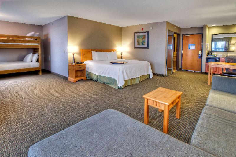 Hampton Inn & Suites Petoskey image