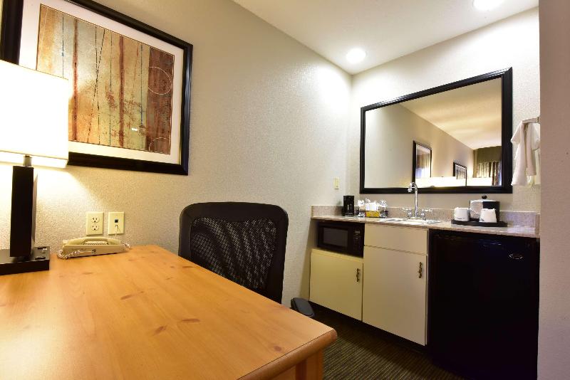 Hampton Inn & Suites Petoskey image