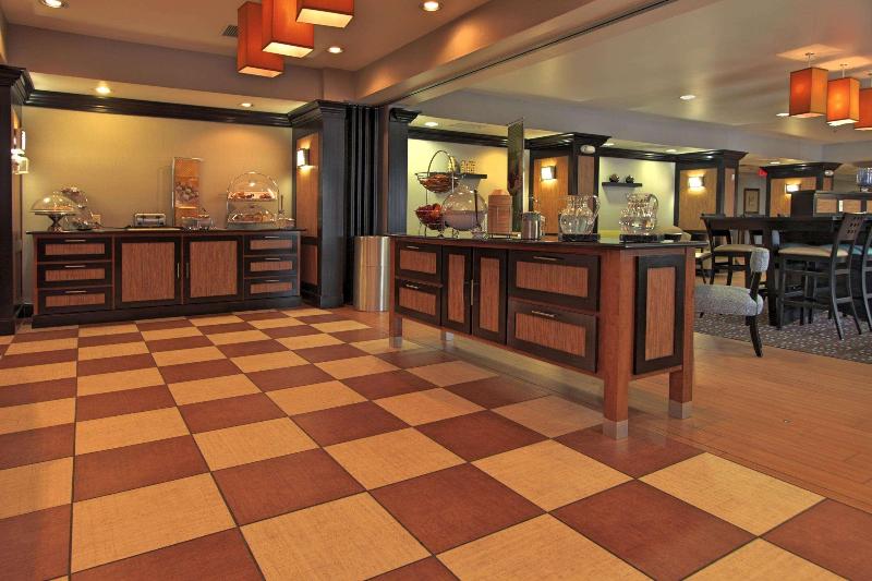 Hampton Inn Defiance image