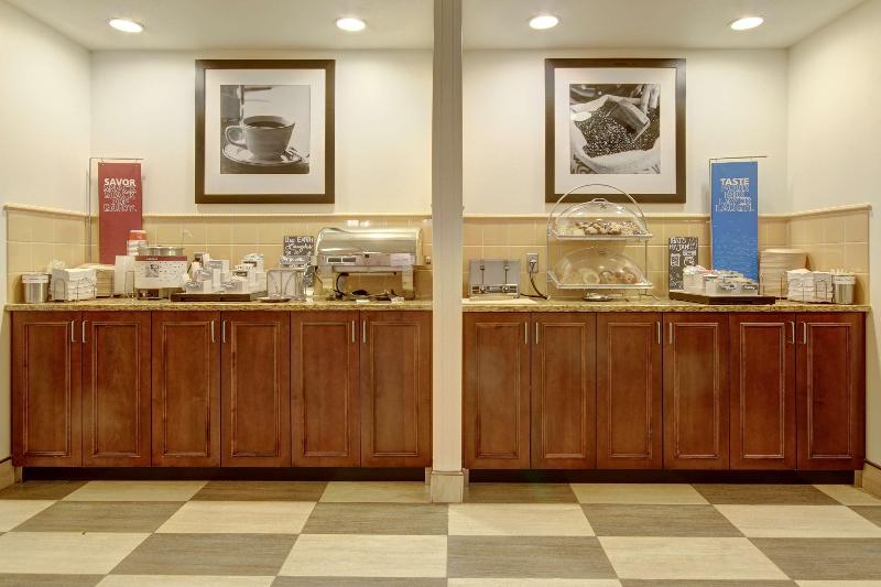 Hampton Inn & Suites Alexandria image