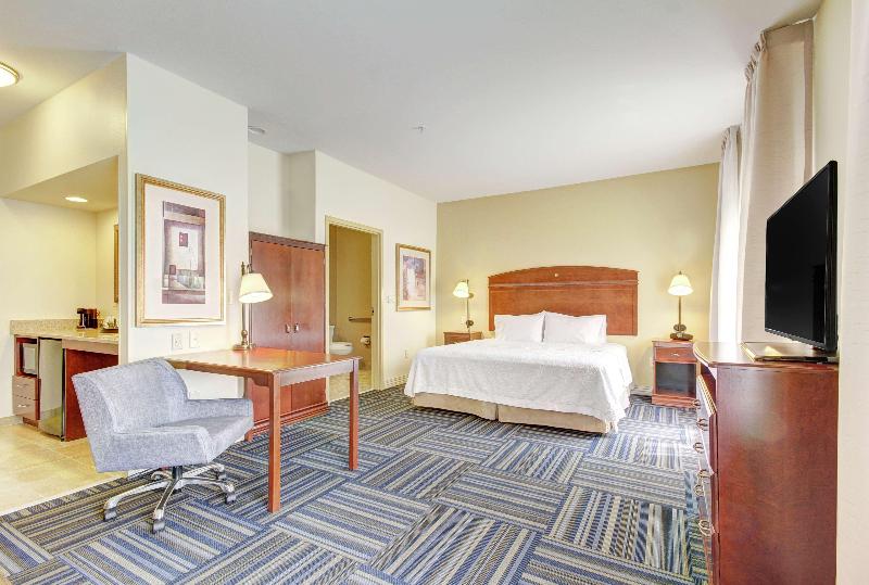 Hampton Inn & Suites Alexandria — photo 59
