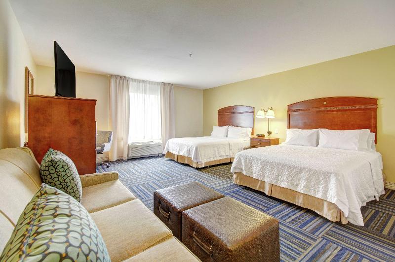 Hampton Inn & Suites Alexandria image