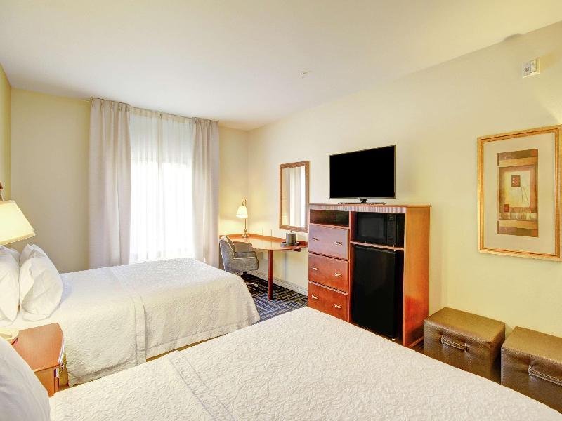 Hampton Inn & Suites Alexandria image