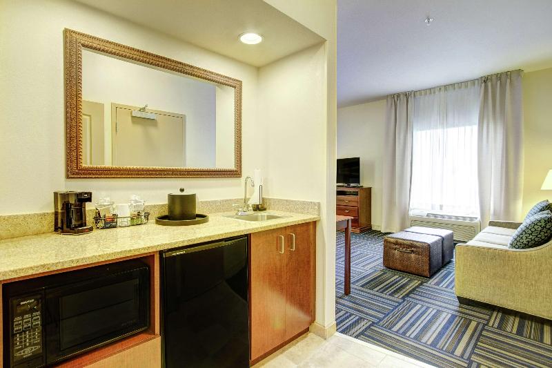 Hampton Inn & Suites Alexandria image