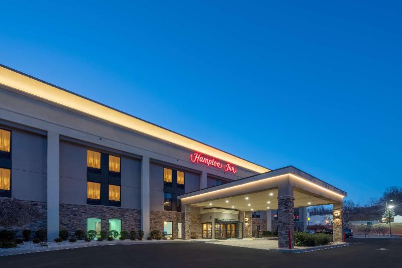 Hampton Inn Frostburg image