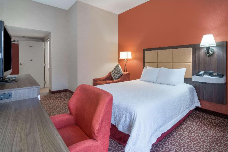 Hampton Inn Frostburg image