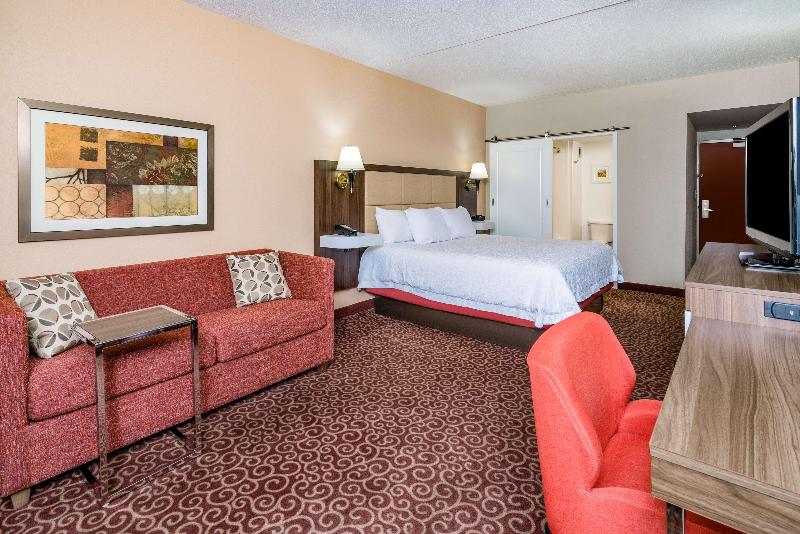 Hampton Inn Frostburg image