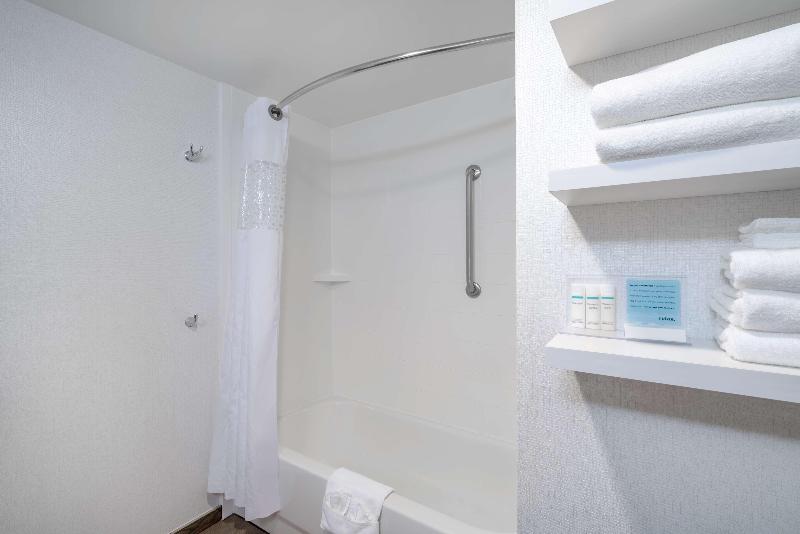 Hampton Inn Frostburg image