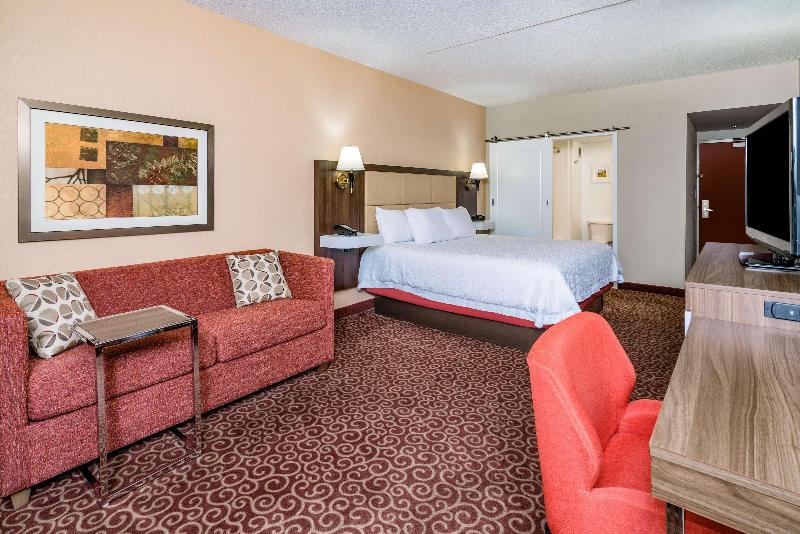 Hampton Inn Frostburg image