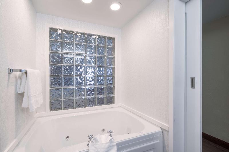 Hampton Inn Frostburg image