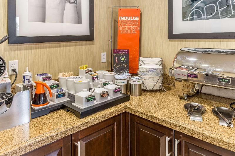 Hampton Inn Owensboro South image