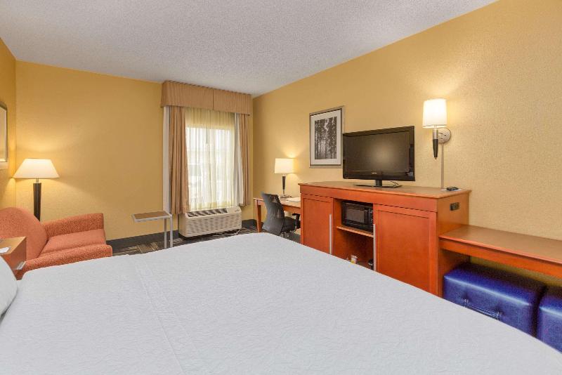 Hampton Inn Owensboro South image
