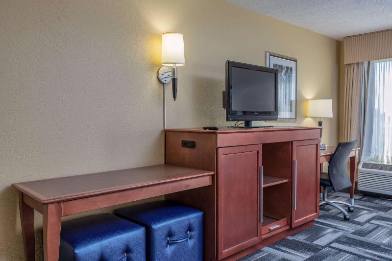 Hampton Inn Owensboro South image