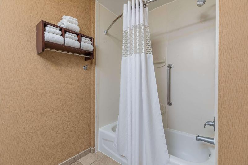 Hampton Inn Owensboro South image