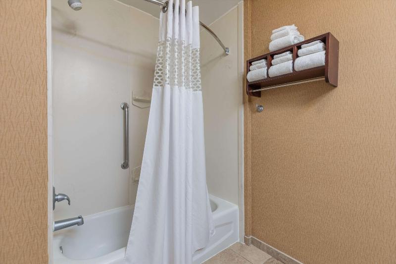 Hampton Inn Owensboro South image