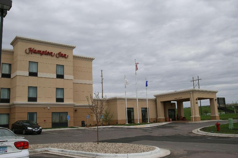 Hampton Inn Fairmont image