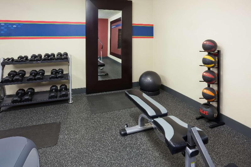 Hampton Inn Fairmont image