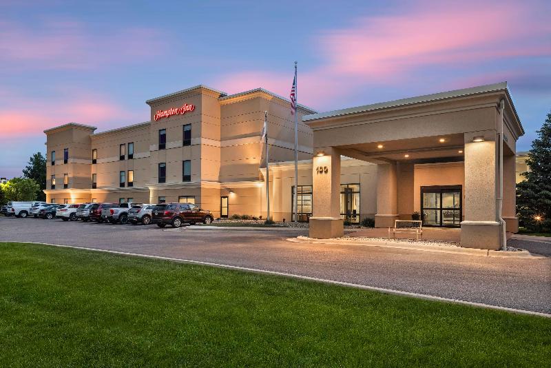 Hampton Inn Fairmont image