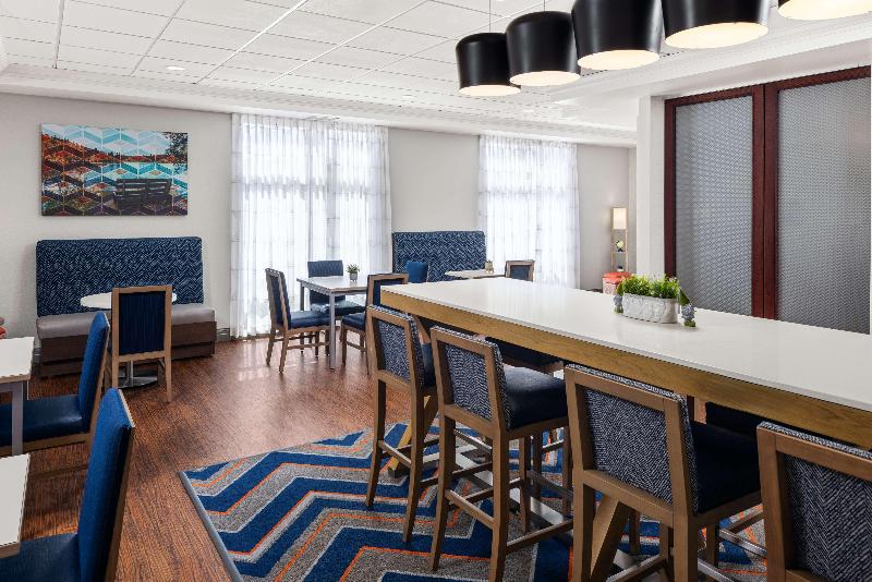 Hampton Inn Fairmont image