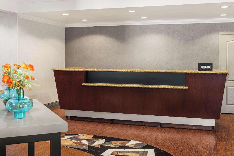 Hampton Inn Fairmont image