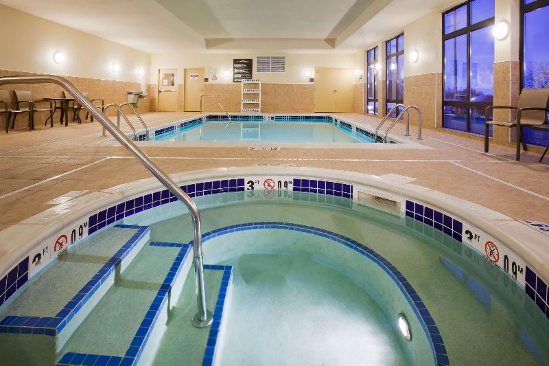Hampton Inn Fairmont image
