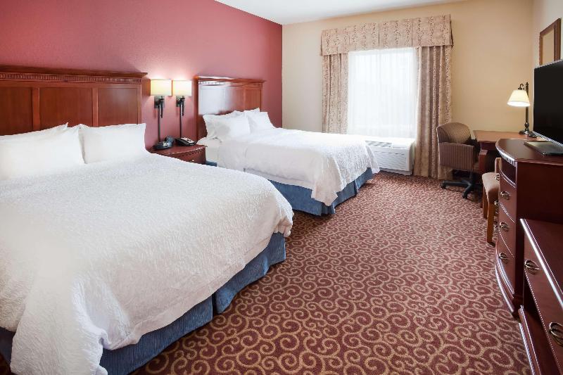 Hampton Inn Fairmont image