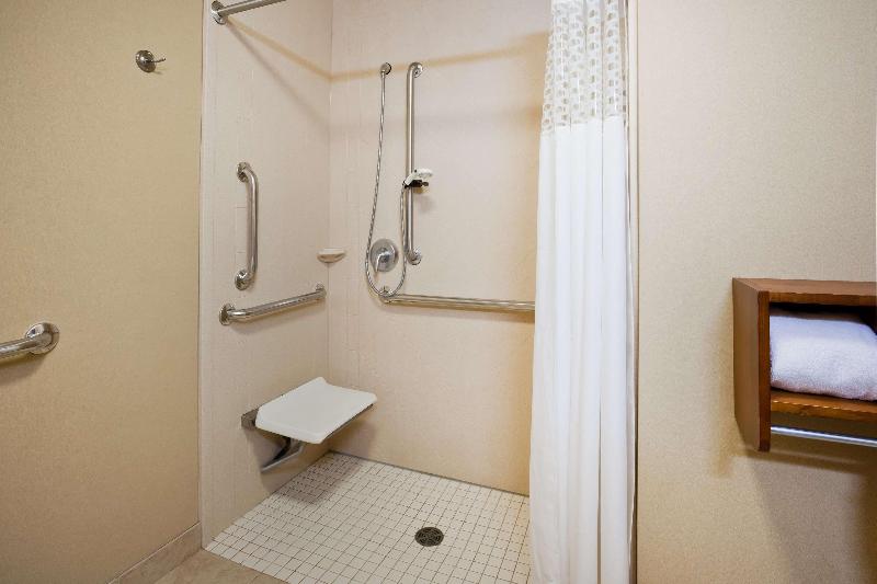 Hampton Inn Fairmont image