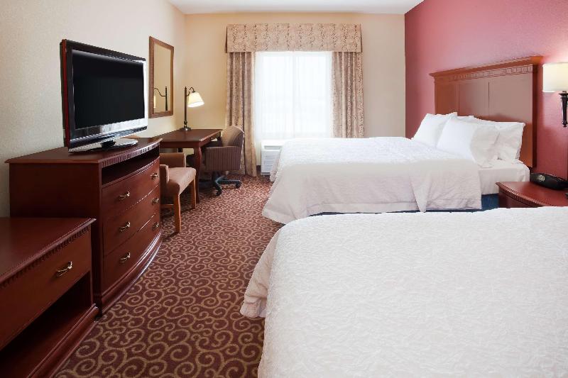 Hampton Inn Fairmont image